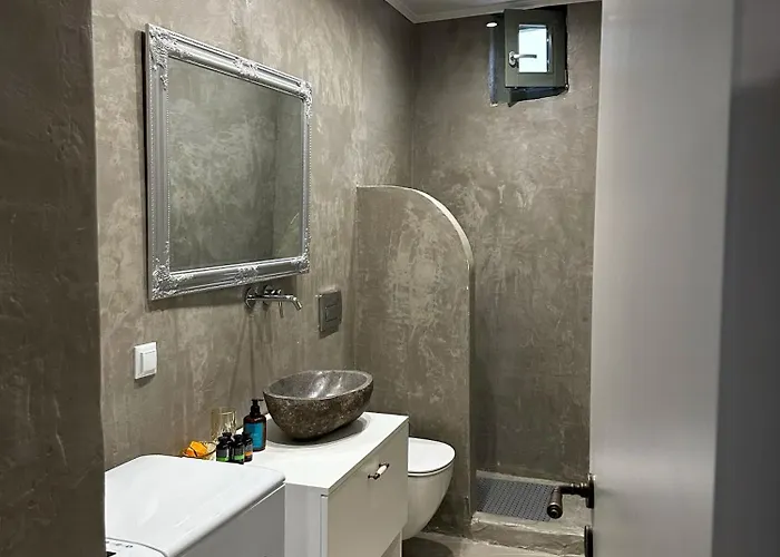 Nisyros Nest * Nikiá