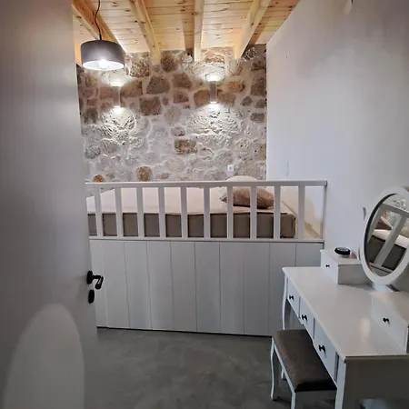 Nisyros Nest Semesterbostad