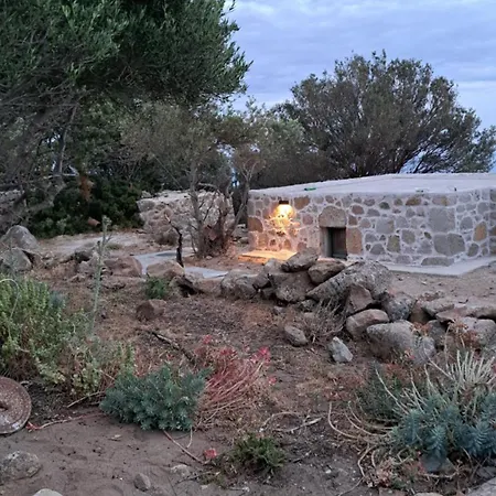 Nisyros Nest Feriehus Nikiá