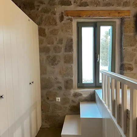 Nisyros Nest *