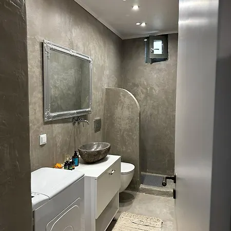 Nisyros Nest * Nikia