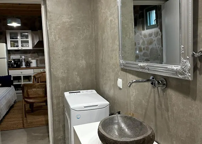 Nisyros Nest 펜션 Nikiá